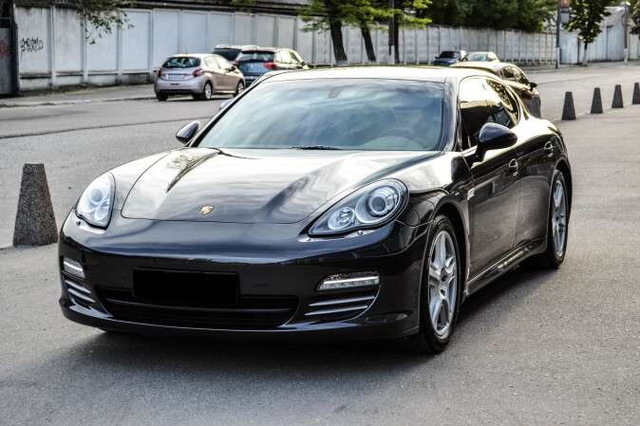         Porsche Panamera